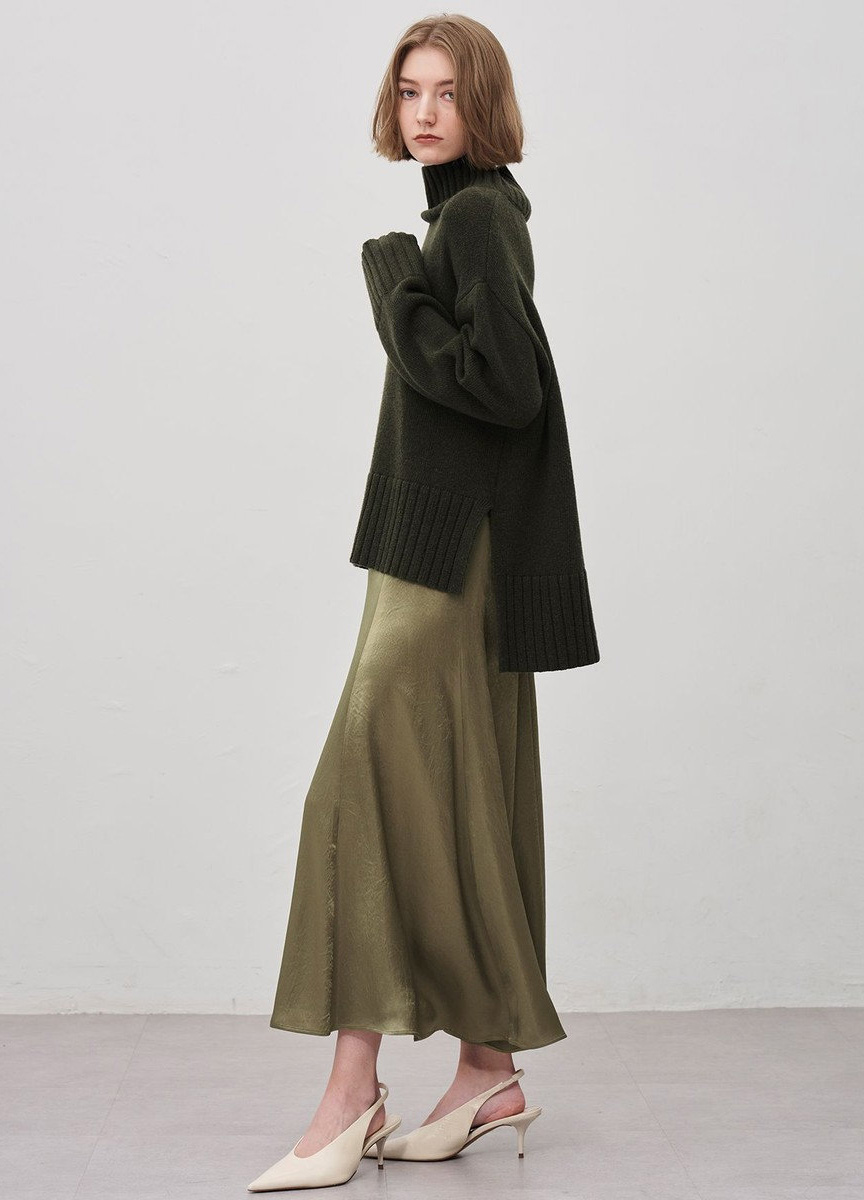 前短後長高領毛衣